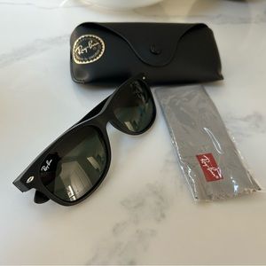 RayBan New Wayfarers - RB2132 - Matte Black/Green Lenses
